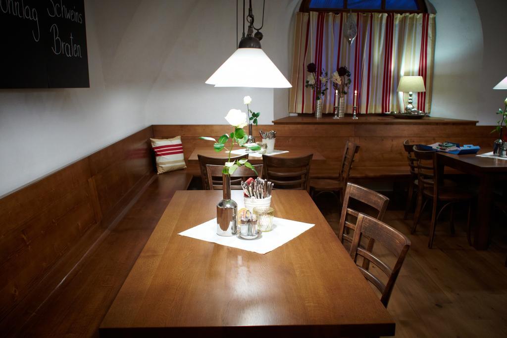 Rathauskeller Melk Hotel Buitenkant foto