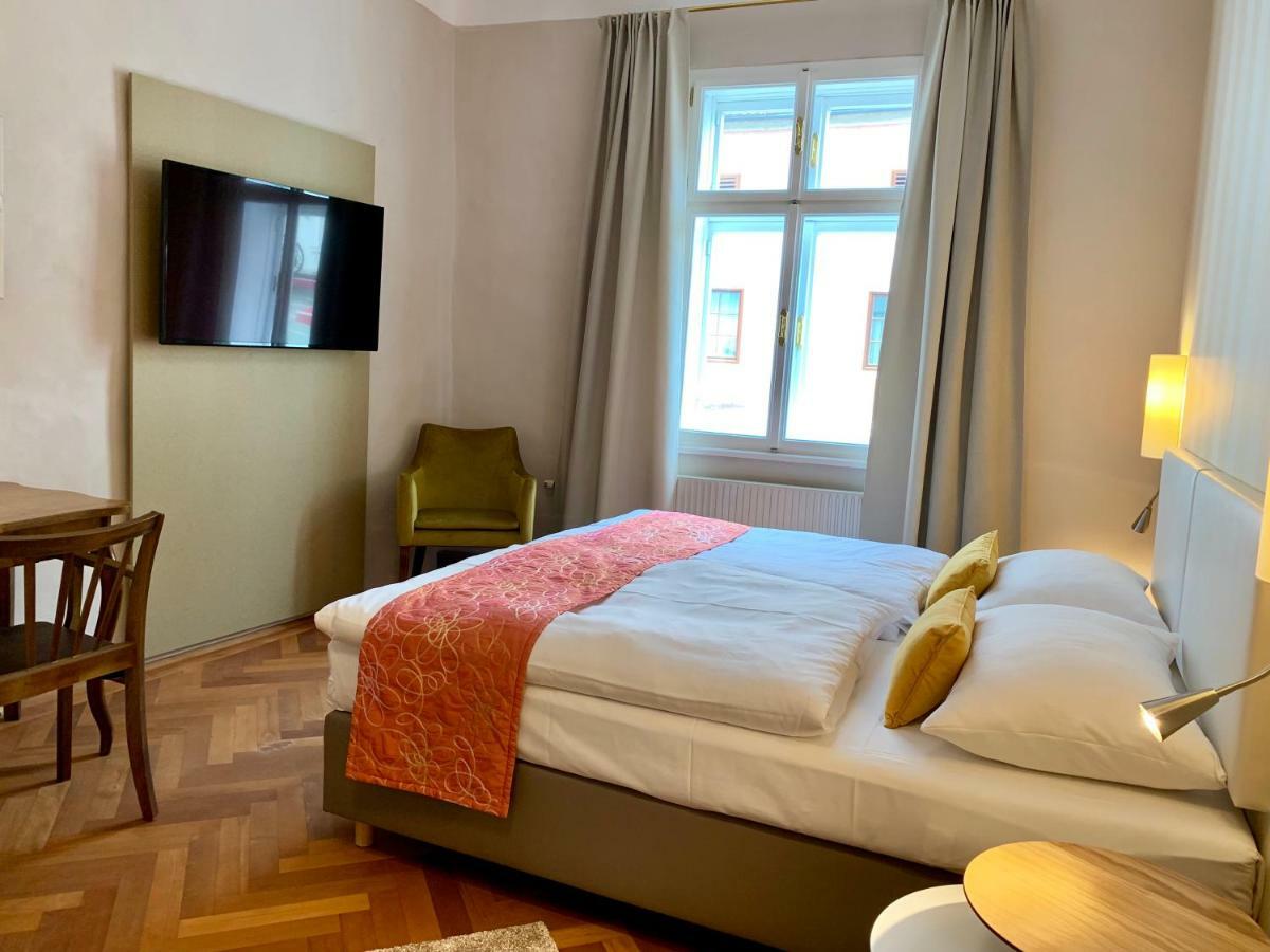 Rathauskeller Melk Hotel Buitenkant foto